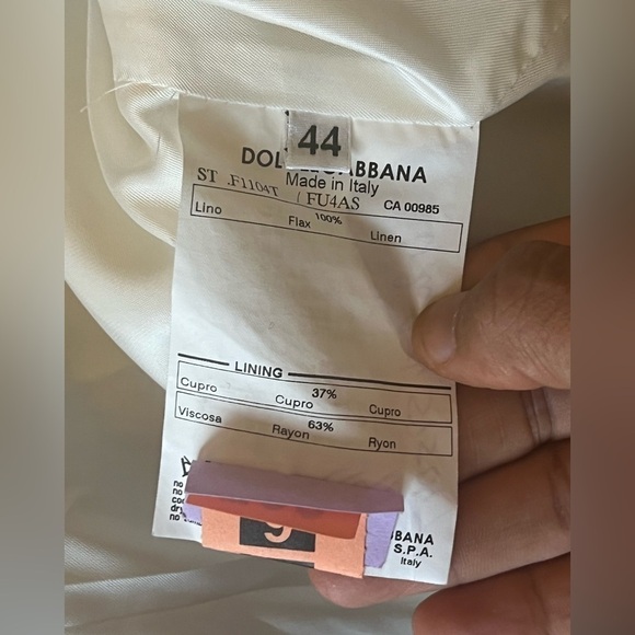 DOLCE & GABBANA White suit with floral details.
Jacket with button closure. - Picture 13 of 16